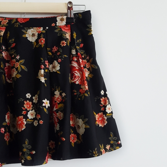 ▪︎Forever 21▪︎Floral Box Pleated Skirt - Picture 4 of 7
